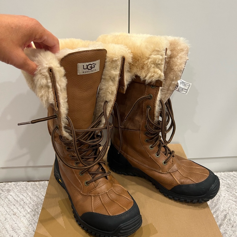 Ugg Adirondack III Tall Chesnut Leather Women’s Snow Boots size 8.5